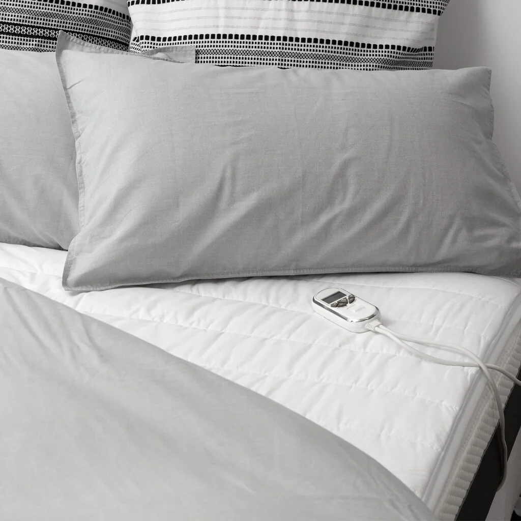 Luxe Luxuriously Warm 2-in-1 Heated Topper - Image 4